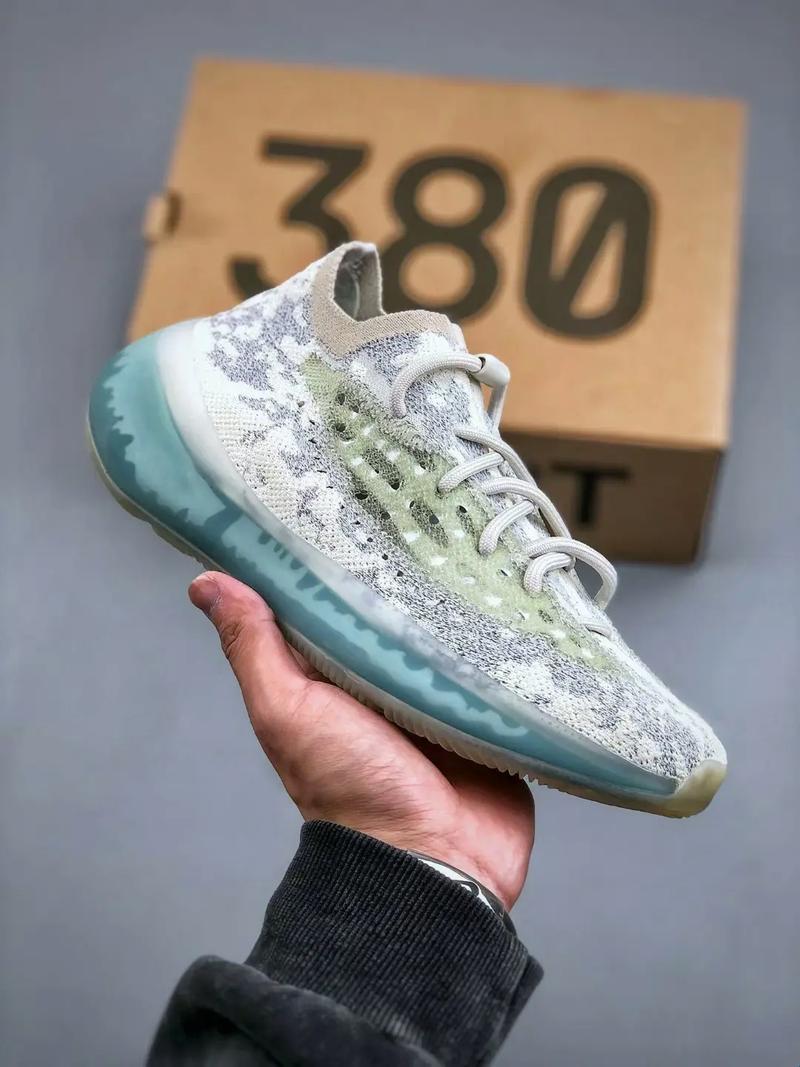 “绝艳380，网民疯炒！科技界的视觉盛宴”
