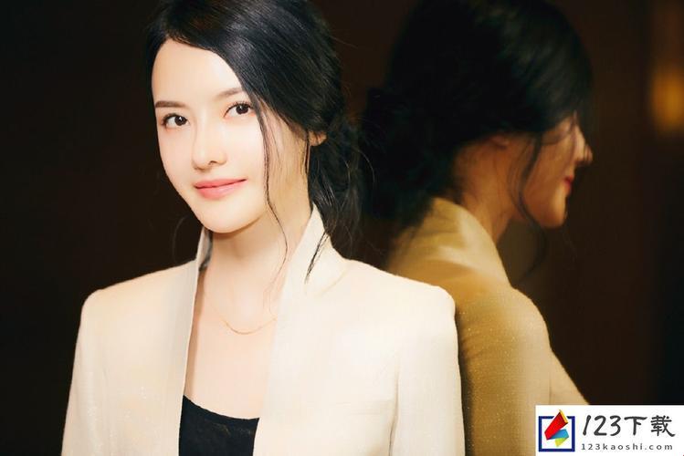“热心的朝群众fun娜娜”：揭秘科技圈的热心传奇