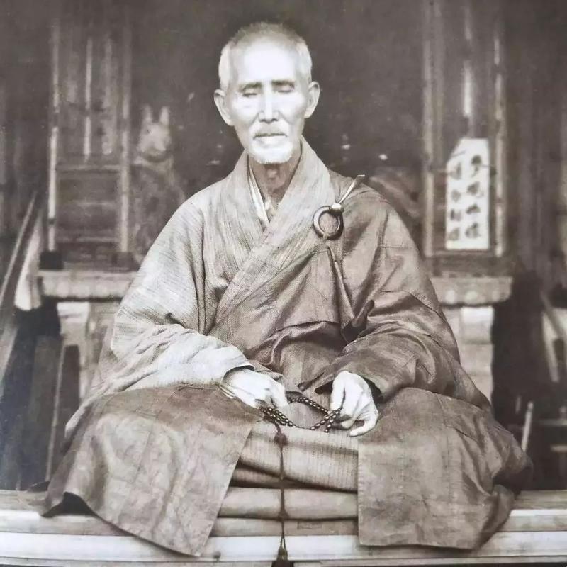 《科技武林大会：老僧与小尼的智慧碰撞》
